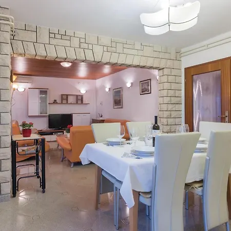 Amazing Apartment In Pula With Wifi Exterior photo
