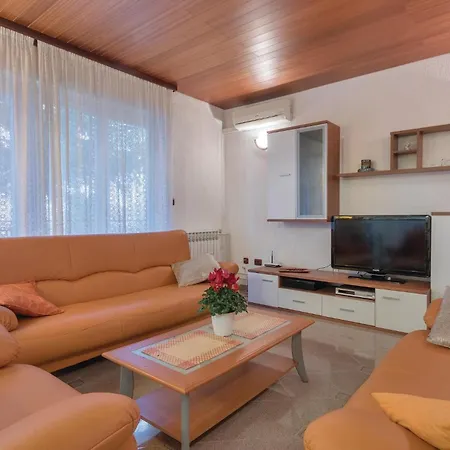 Amazing Apartment In Pula With Wifi Exterior photo