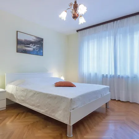 Amazing Apartment In Pula With Wifi Exterior photo