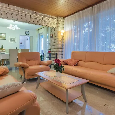 Amazing Apartment In Pula With Wifi Exterior photo