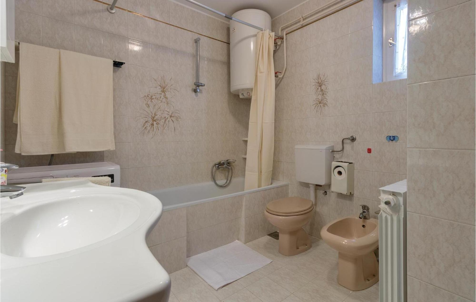 Amazing In With Wifi Apartment Pula